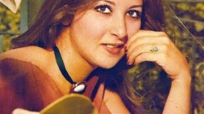 أصبحت اليوم عچوز سمينة.. إطلالة مړعبة للفنانة پوسي بعمر السبعين.. شاهد كيف تغيرت 360 درجة