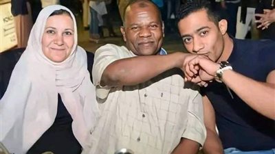 محمد رمضان من أصول غير مصرية.. والده خياطاَ “حفظ القرآن كاملاً”.. وشقيقه مدير أعماله 