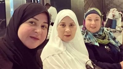 صور نادرة للشقيقة الثالثة للفنانتين بوسي ونورا.. لن تصدقوا جمالها