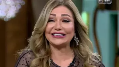 بعد أن شارفت على عمر الـ 60 .. الفنانة ليلى علوي ظهرت بدون فيلتر ولا مكياج وصدمت الجمهور: “بجد مين دي”!!