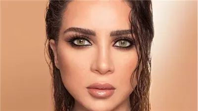 والدتها مسيحية علمتها الصلاة.. ما لا تعرفه عن «مي عز الدين» في عيد ميلادها