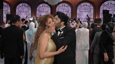 بعد صورتهم معا.. حقيقة صلة القرابة بين الفنان سامح يسري والإعلامية سمر يسري